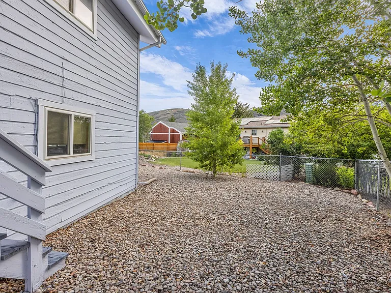 2320 Calumet Cir #B — Photo 23