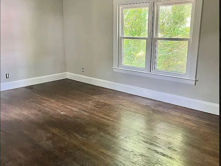 2154 Spencer St — Photo 10