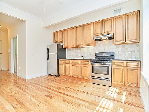 2nd image of 560 W 144th St APT 6