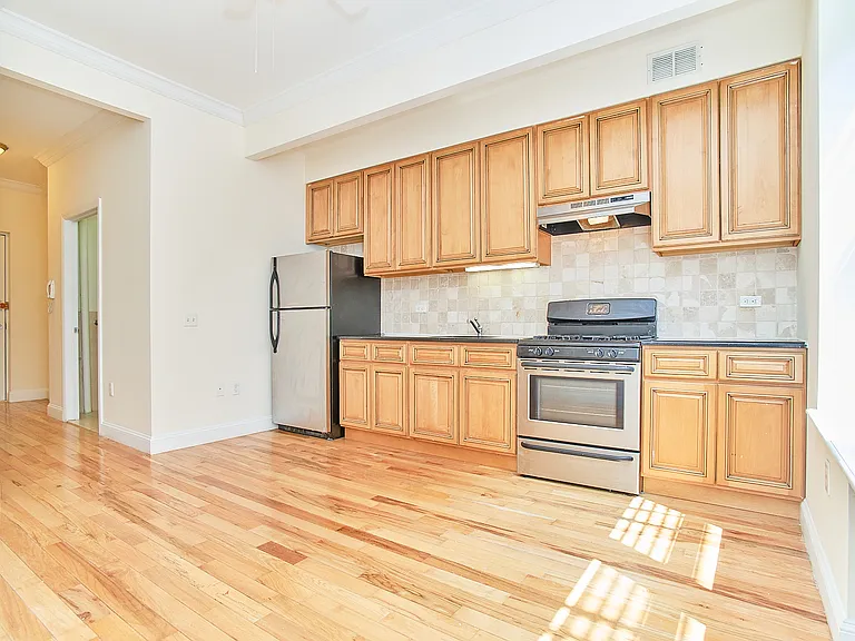 560 W 144th St #5 — Photo 3