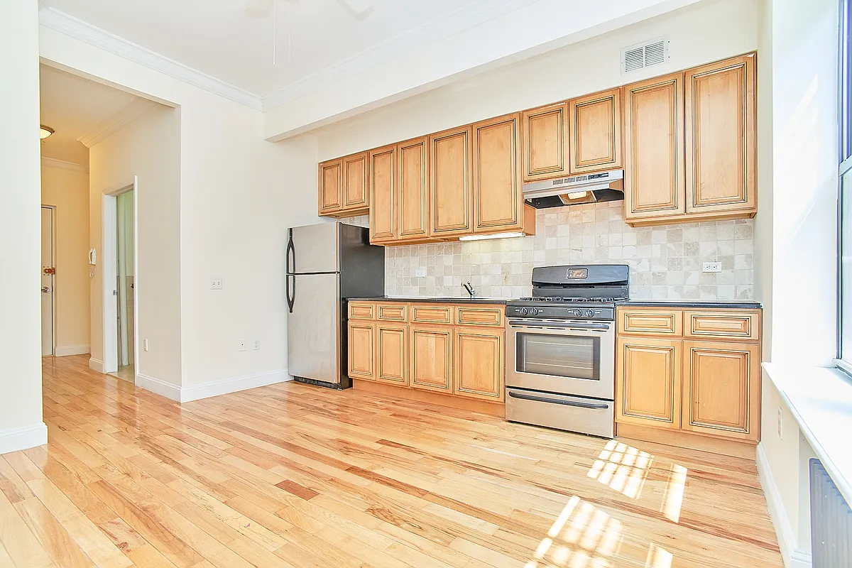 Building Photo - 560 W 144th St #6