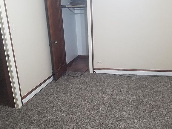 Main bedroom with walk-in closet