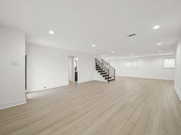 5th image of 6010 Rutherglenn Dr