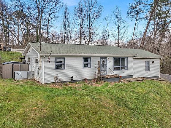 2nd image of 140 Miller Ave