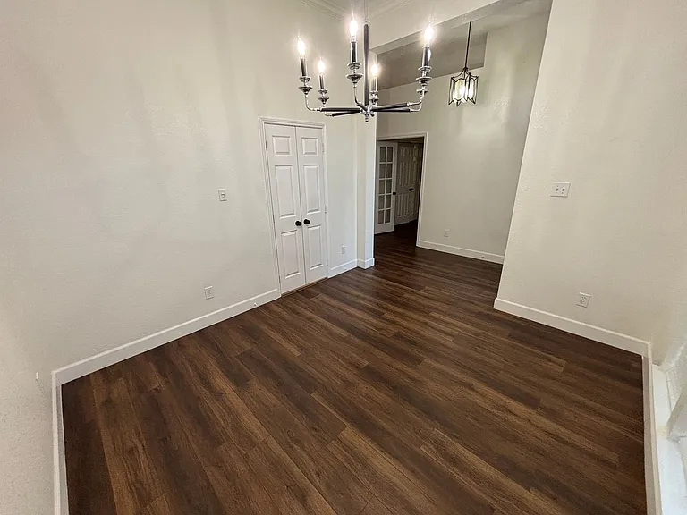 2316 London Dr — Photo 3