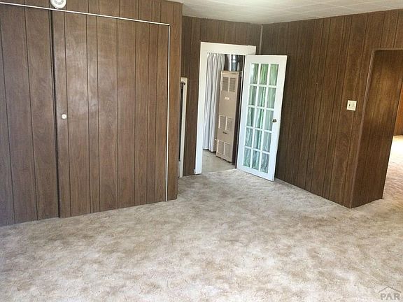 5th image of 402 Townsend Ave