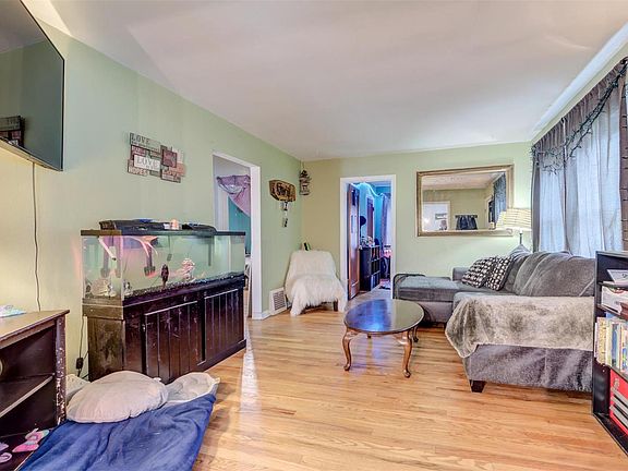 2nd image of 10432 San Carlos Ln