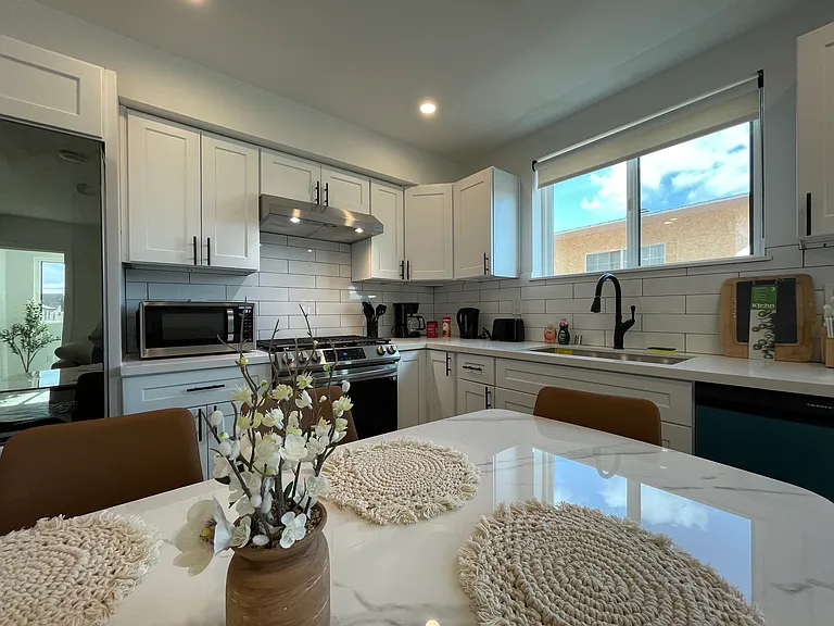 1377 W 36th Pl, Los Angeles, CA 90007 — Photo 20