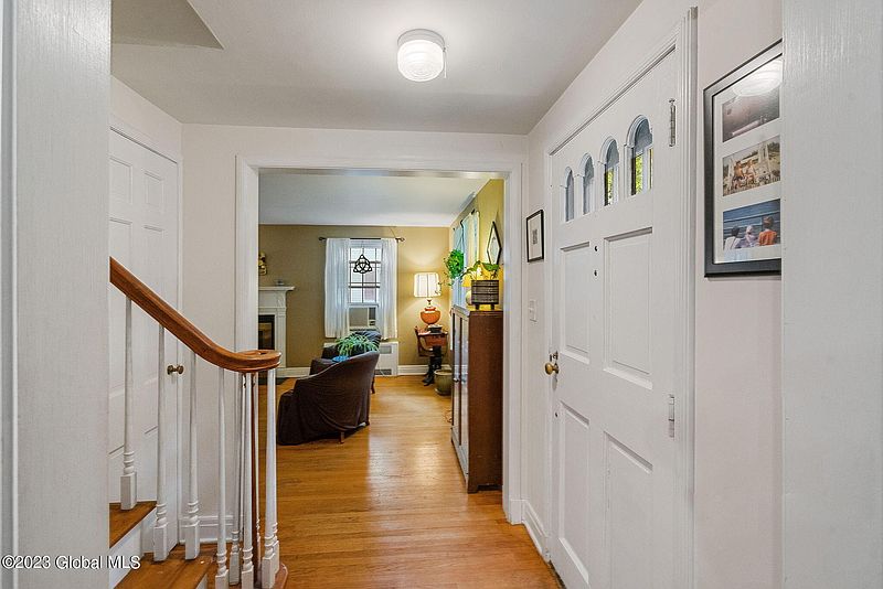 3rd image of 38 Douglas Road
