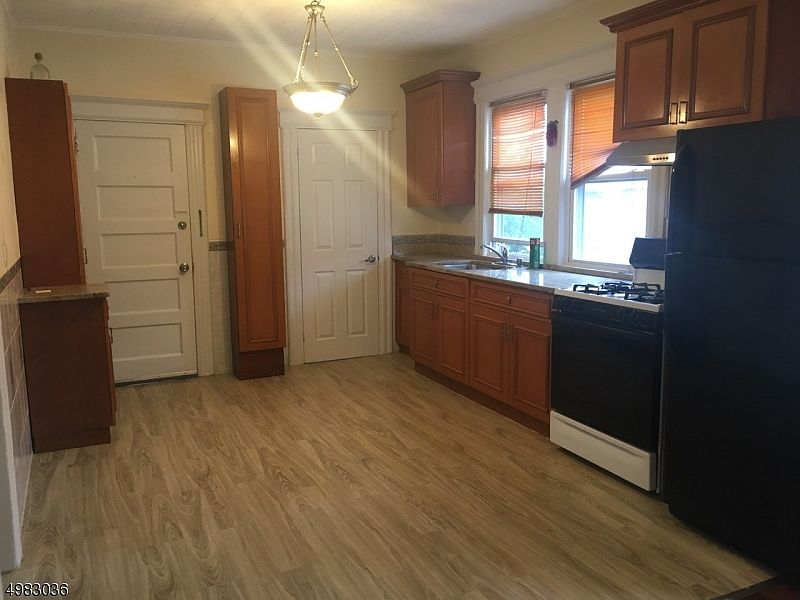2nd image of 44 Wilson Pl
