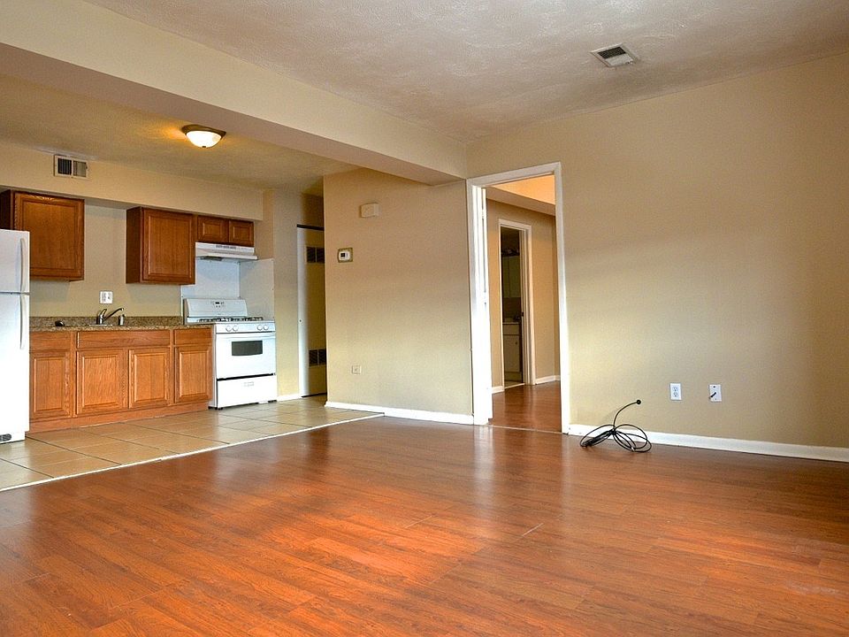 1st image of 2256 Dinsmore Dr APT 105