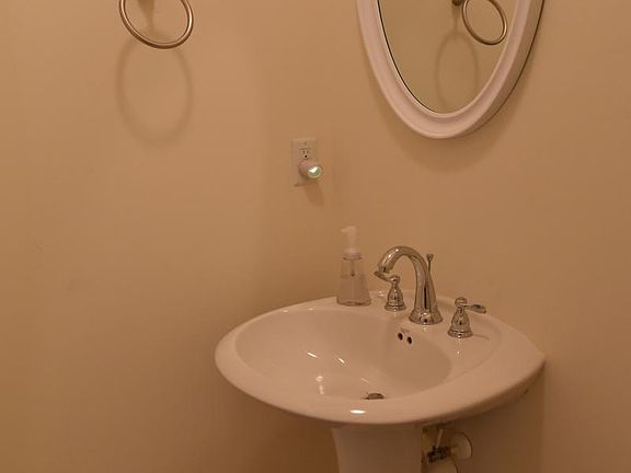 1/2 Bath