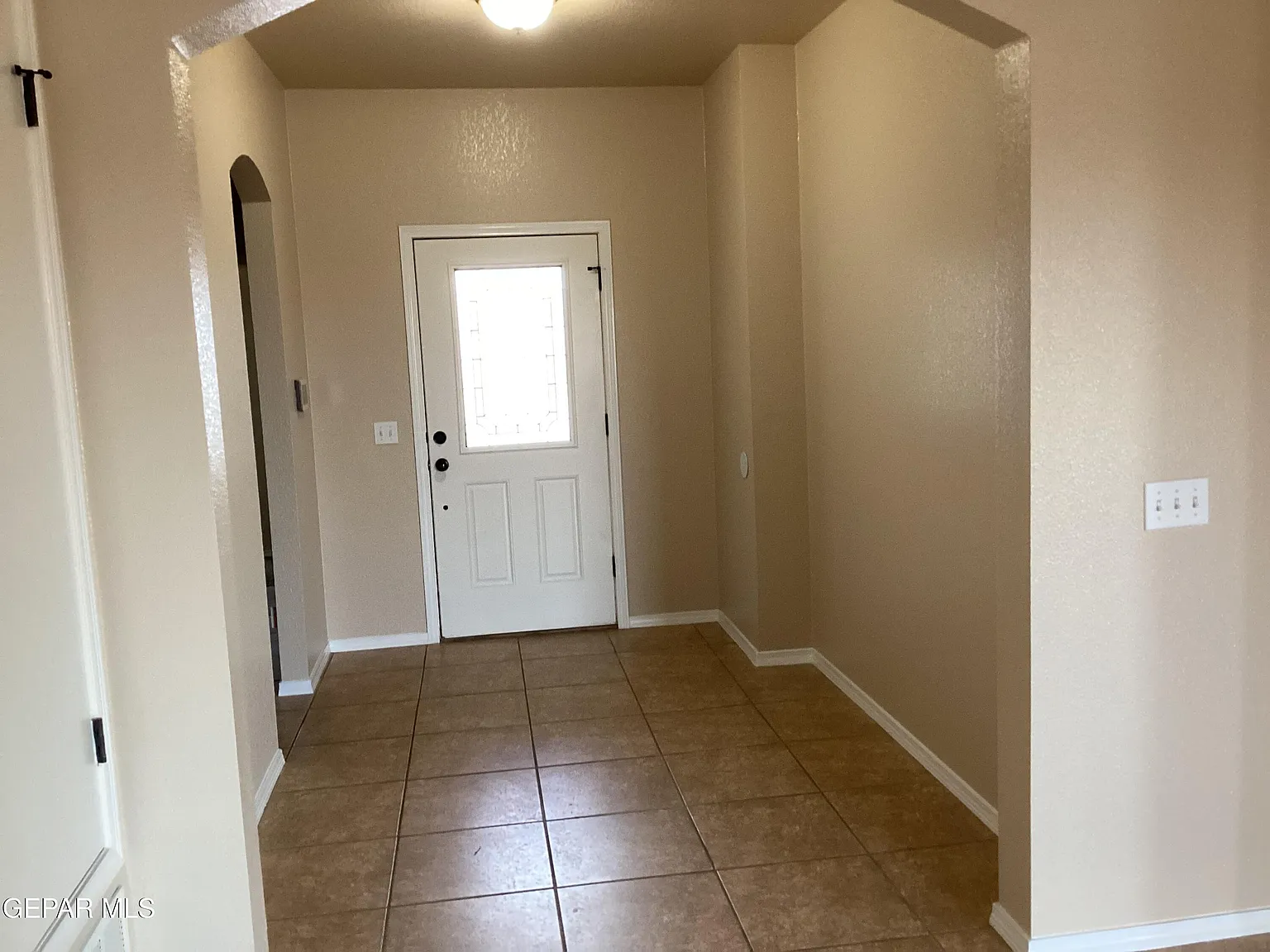 3 bed, 2.0 bath, 1664 sqft, $1,850 — Photo 3