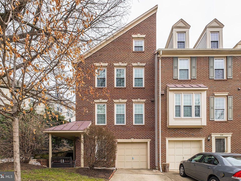 1st image of 211 Yale Dr