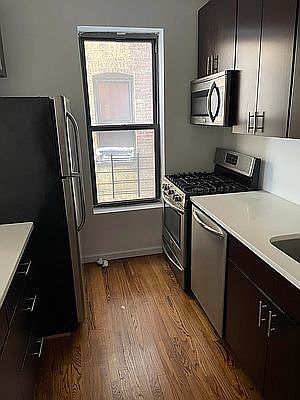 1st image of 96 Hart St #2D