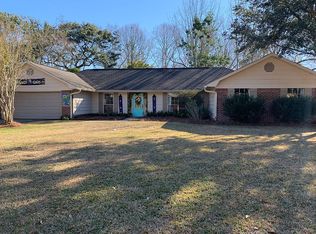 3504 King George St, Ocean Springs, MS 39564