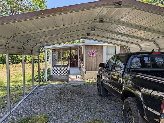 2nd image of 7941 Maggie Ln