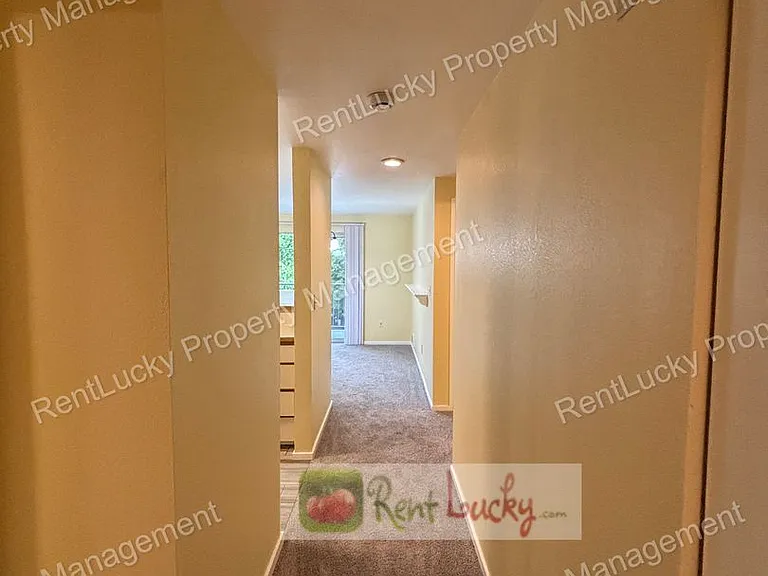 424 102nd Ave SE #202 — Photo 5