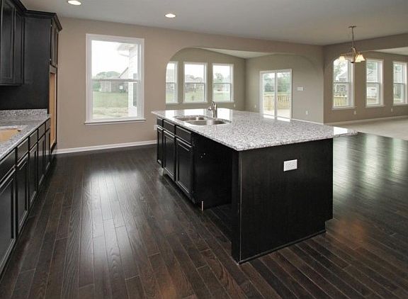 5th image of 561 Amersham Ct