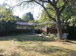 11 Briar Ct, Spring Valley, NY 10977