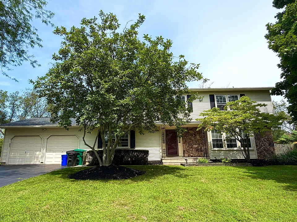 15 Hamilton Ln