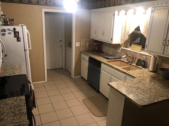 5th image of 205 Elwood Dr
