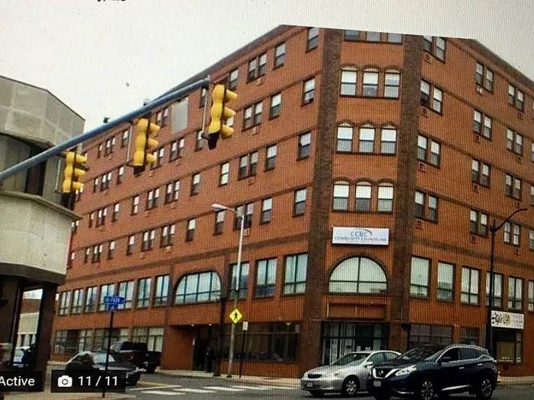 24 Park St #3E — Photo 1