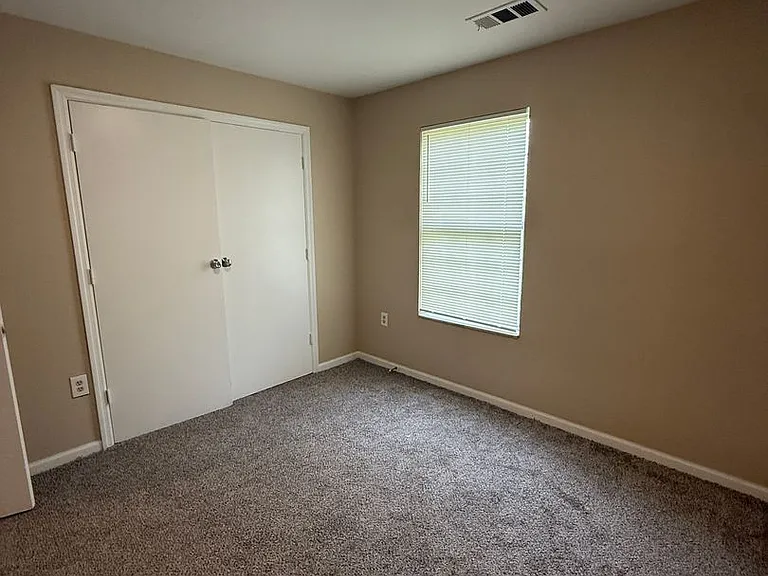 Highlands Apts — Photo 31