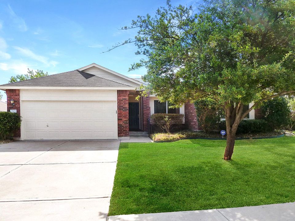 Welcome to 3909 Stonehenge Path in the Preserve at Stone Oak Subdivision - Front View