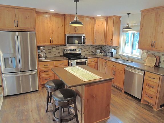 3rd image of 6553 Excelsior Rd