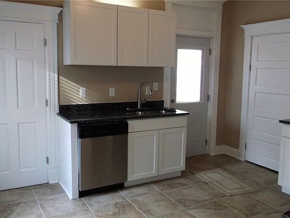3rd image of 3030 N Capitol Ave