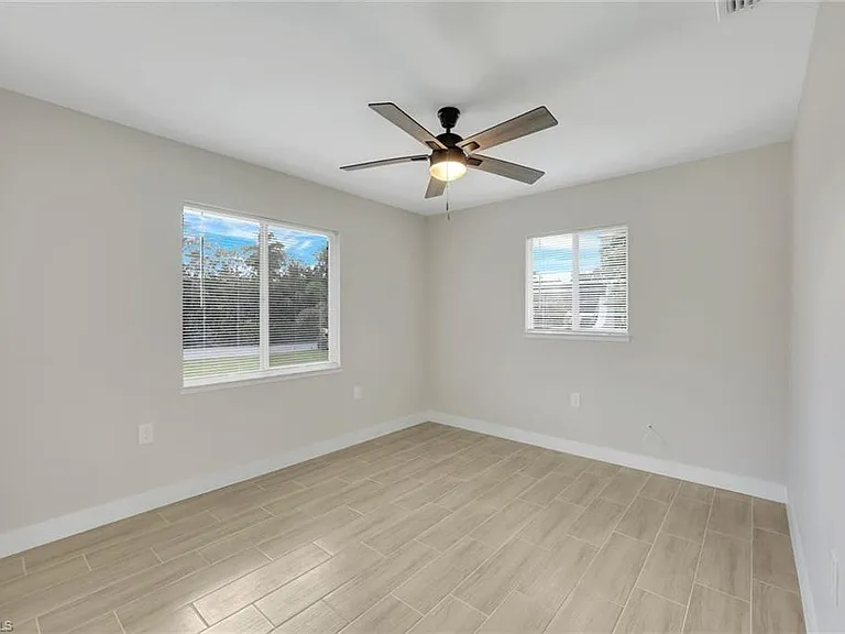 27150 Esther Dr — Photo 16