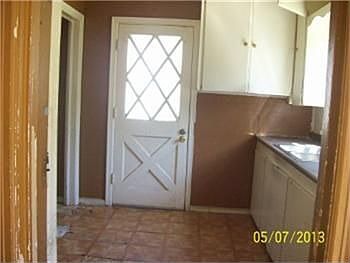 4th image of 1106 Tarpley Ave