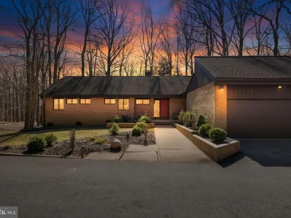 4 Chellis Ct, Owings Mills, MD 21117