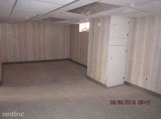 20426 Lochmoor St, Harper Woods, MI 48225