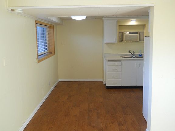 5th image of 1245 E Kensington Ave #B