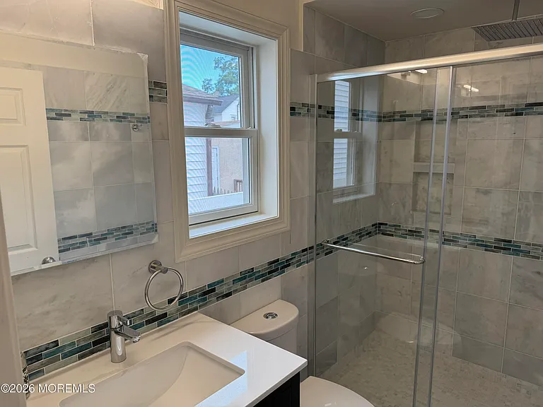 13 Locust Ave — Photo 16