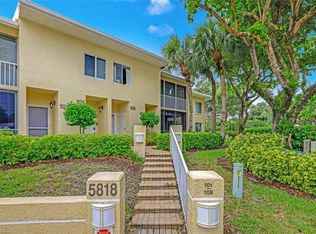 5818 Glencove Dr APT 102, Naples, FL 34108