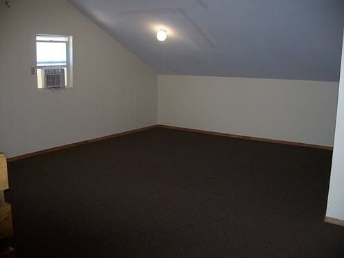 5th image of 320 N Carver St