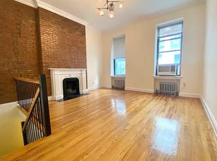 130 E 24th St #1B, New York, NY 10010