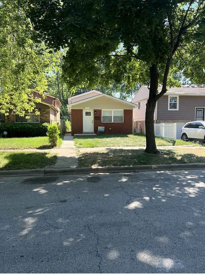11705 S Racine Ave photo 1