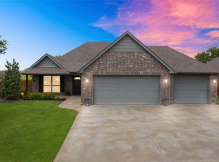 8422 N 76th Ave E, Owasso, OK 74055