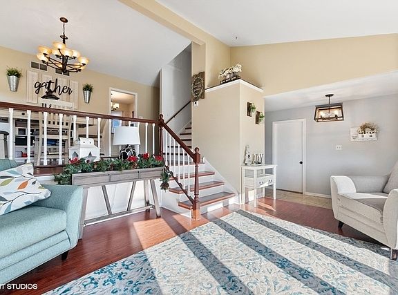4th image of 8030 Meadow Ln