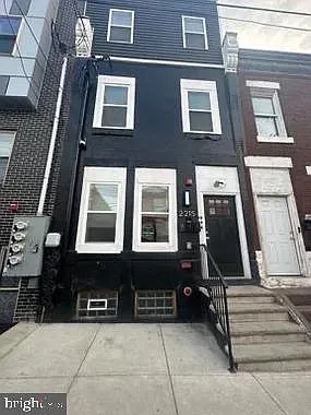 2 bed, 1.0 bath, 1455 sqft, $1,400 — Photo 1