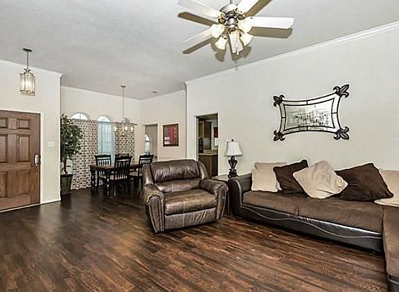 3rd image of 1496 Brittany Way