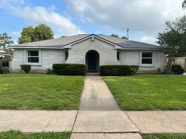 8819 Covent Garden St, Houston, TX 77031
