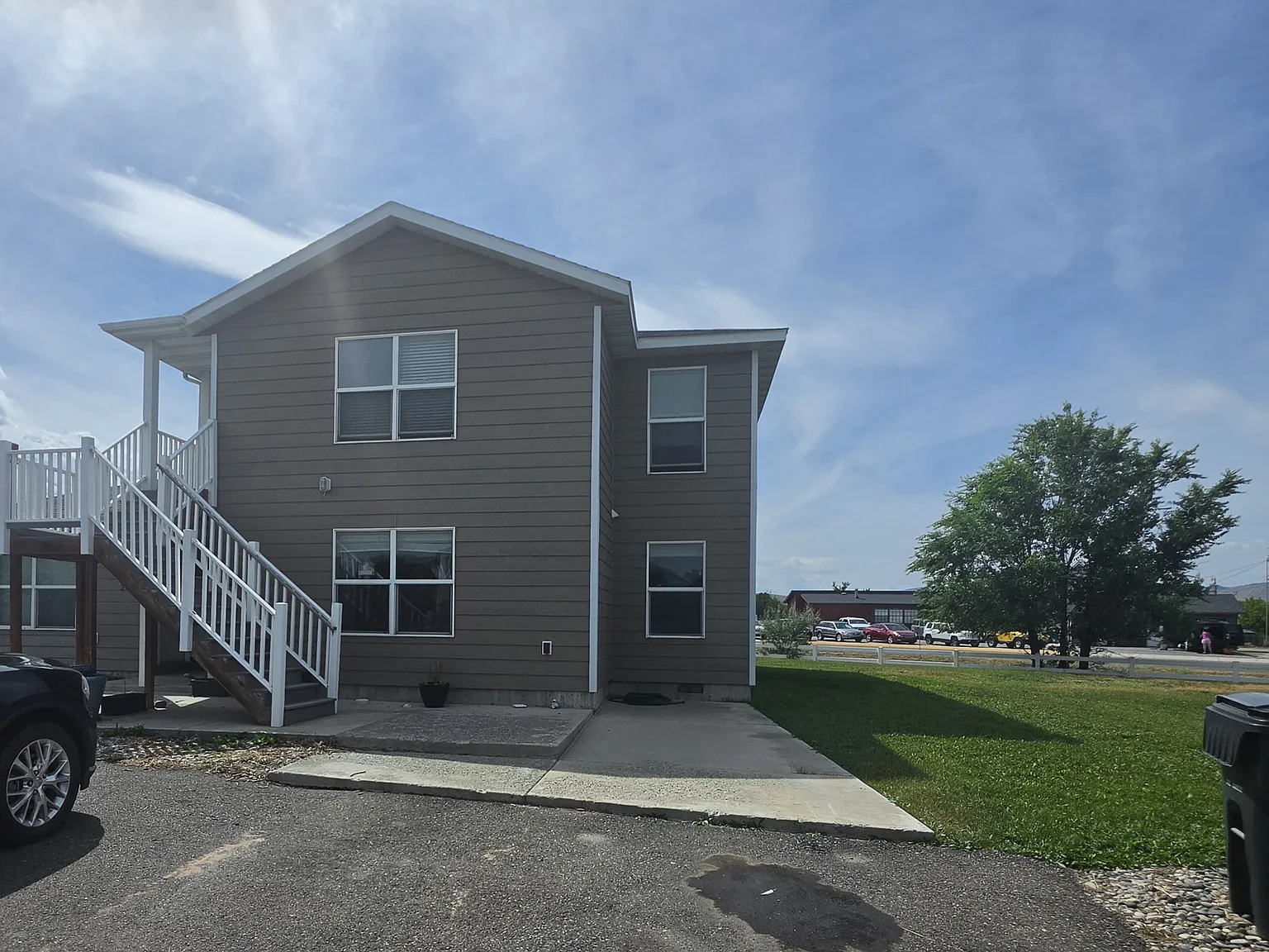 3 bed, 1.5 bath, $1,400 — Photo 1