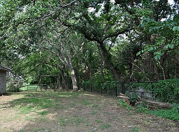 5th image of 3720 Northcrest Dr