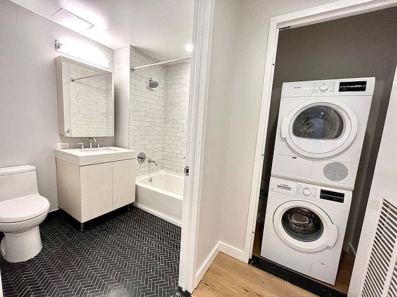 3rd image of 555 Waverly Ave APT 2K