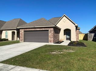 42334 Lakestone Dr, Prairieville, LA 70769
